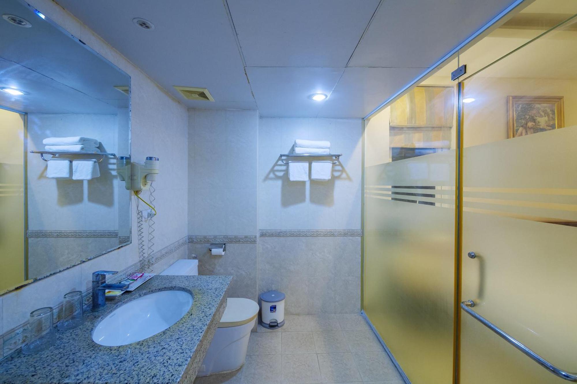 Ngan Ha Hotel Long Bien Ханой Екстериор снимка