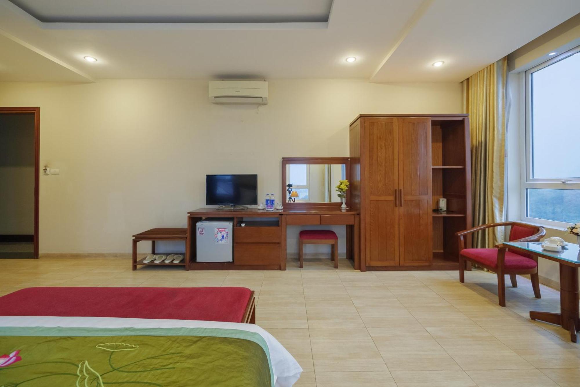 Ngan Ha Hotel Long Bien Ханой Екстериор снимка