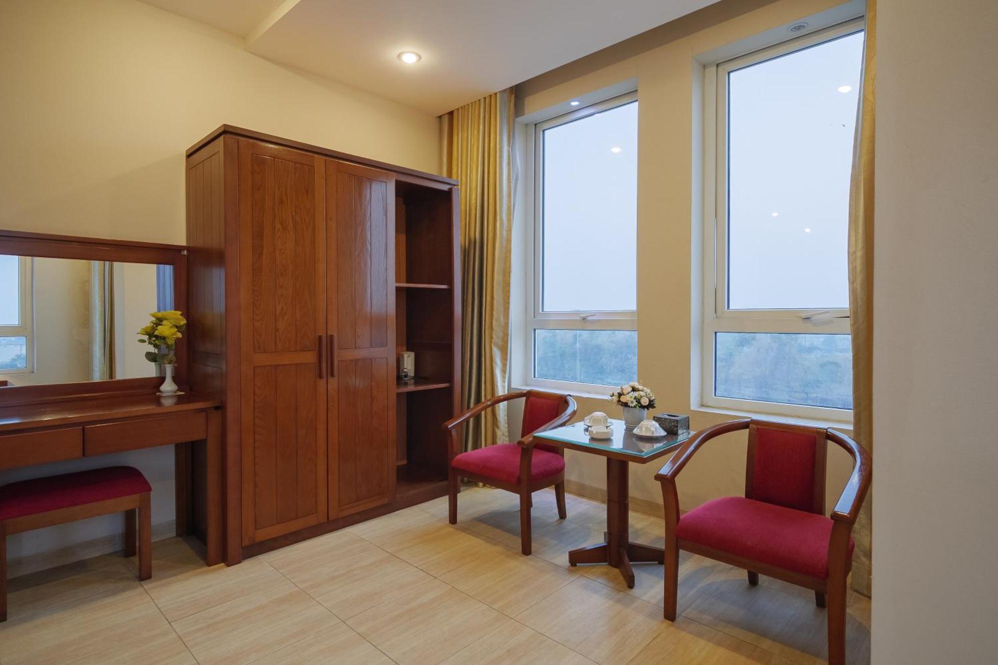 Ngan Ha Hotel Long Bien Ханой Екстериор снимка