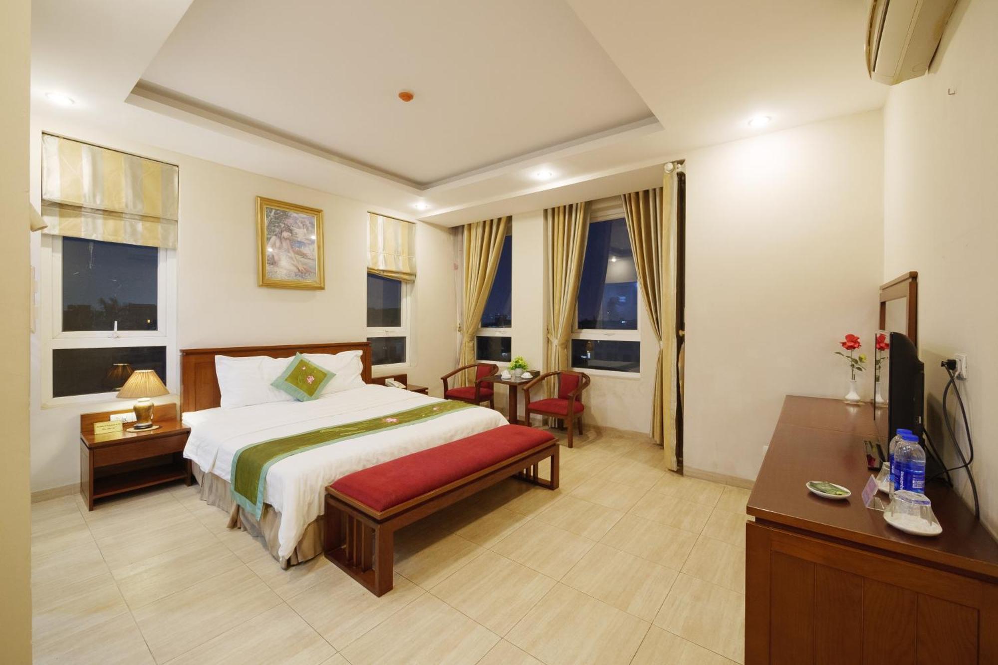 Ngan Ha Hotel Long Bien Ханой Екстериор снимка