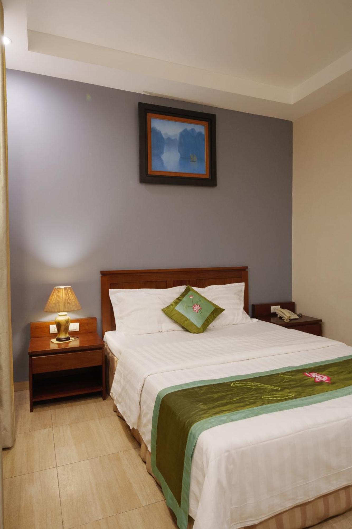 Ngan Ha Hotel Long Bien Ханой Екстериор снимка