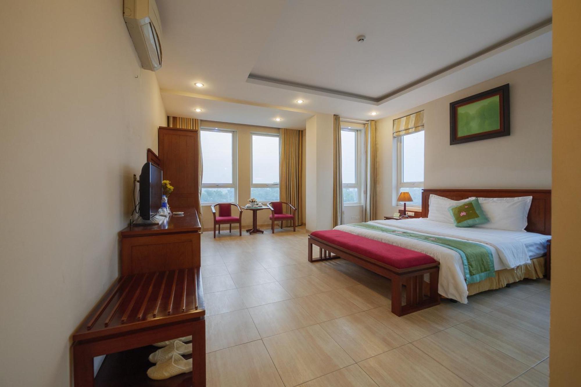 Ngan Ha Hotel Long Bien Ханой Екстериор снимка